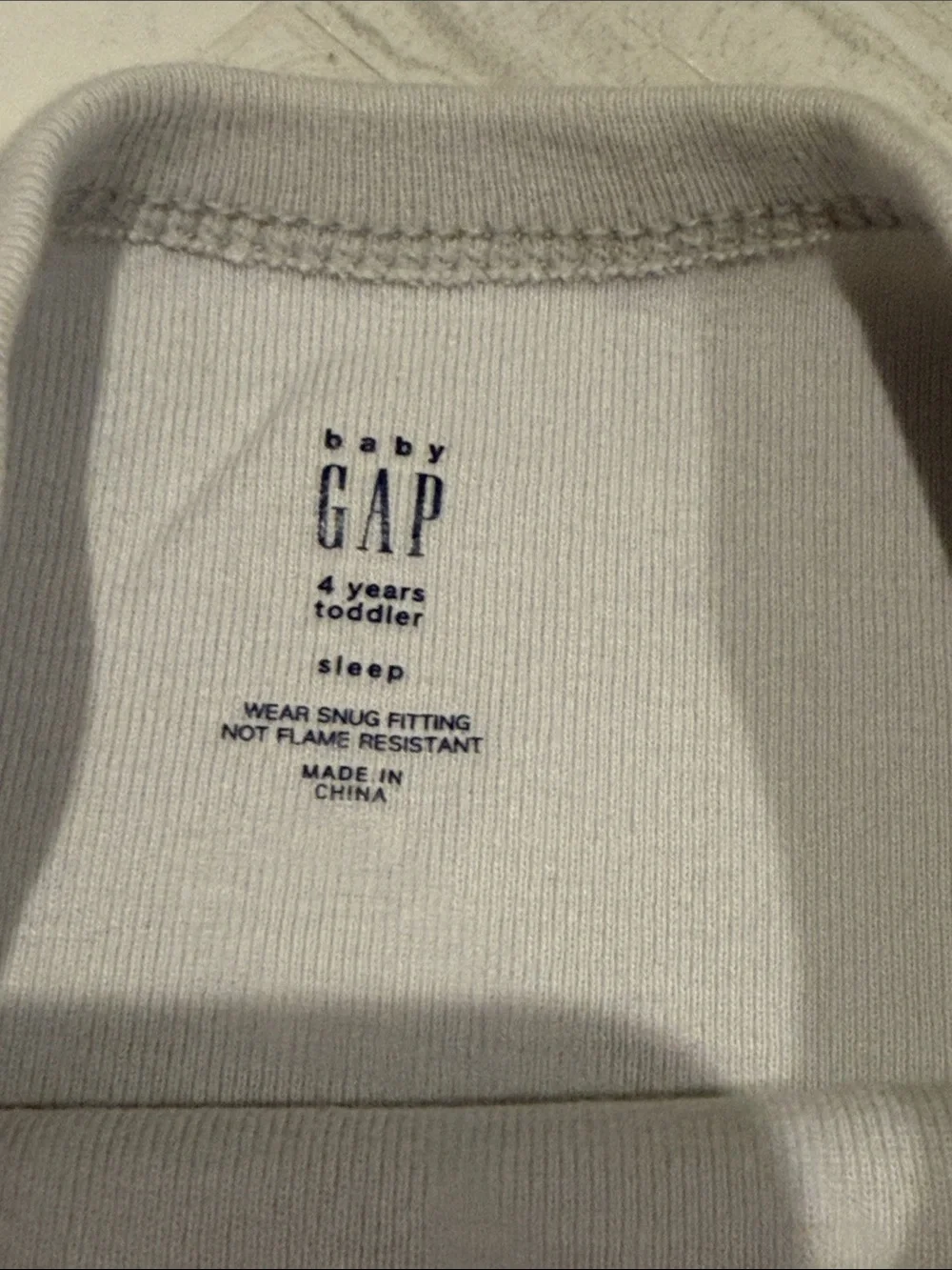 Gap Kids Airplane Print Pajama Set - Gray Top & Multi Plane Pants, size 4